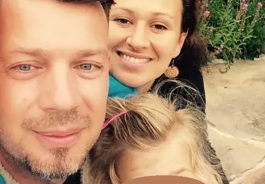 Дани Ангелов зарязал жена си заради млада мацка, запознали се в църквата