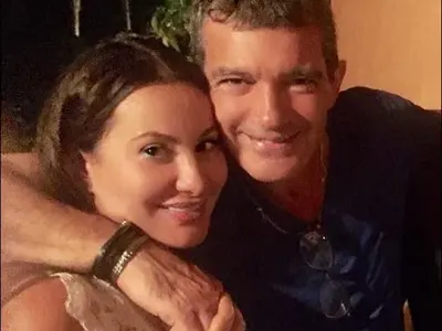 Дарина Павлова с честитка за Бандерас