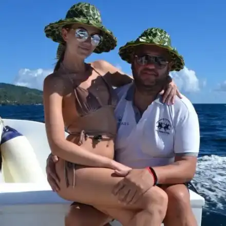 Дениз Хайрула от три години има връзка с бившия на Дебора (Вижте как й се обясни в любов)