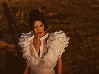 Диляна Попова на къра – показа убийствено дълъг крак