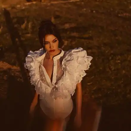 Диляна Попова на къра – показа убийствено дълъг крак