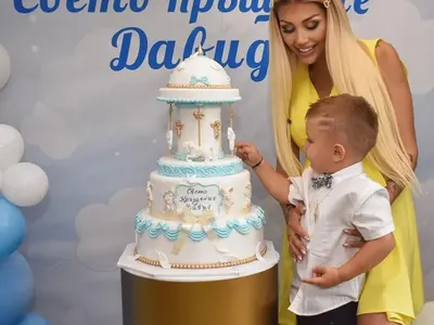 Джулиана Гани  се събра с бившия заради детето