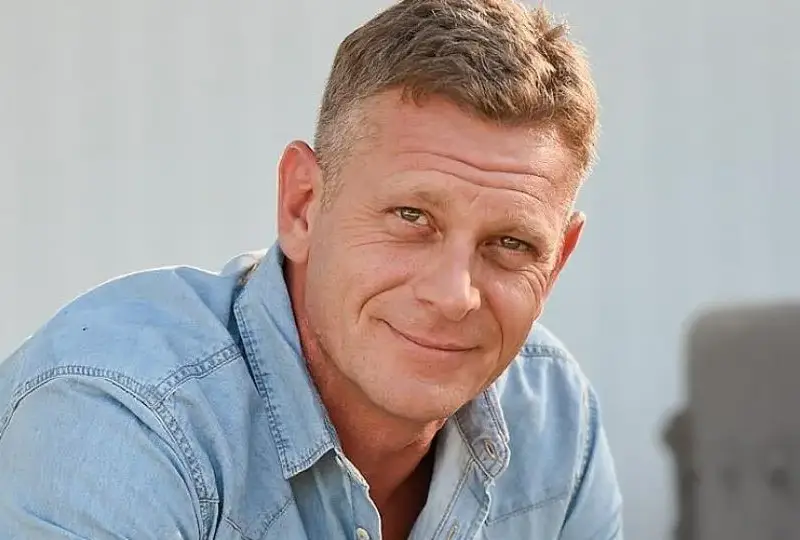 Домошар! Юли Вергов опече чушките