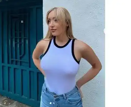 Дръзко! Дара Екимова лъсна по зърна!