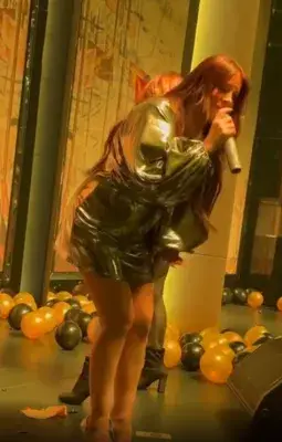 Емилия се скъсва от работа, мъжът й гледа децата