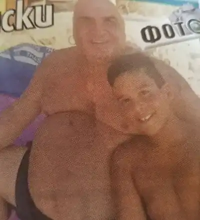 Фънки ходи на плаж без бански