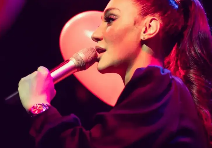 Фенове на Мария Илиева: Винаги с изкуствени мигли и вечната изкуствена опашка!