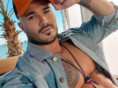 Галин награби фенка, изпи шот от устните й (Скандална снимка)