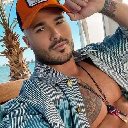 Галин награби фенка, изпи шот от устните й (Скандална снимка)