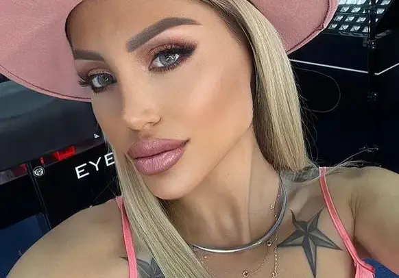 Гани помпа гърди за „Гинес“, коригира и ремаркето (Снимки)