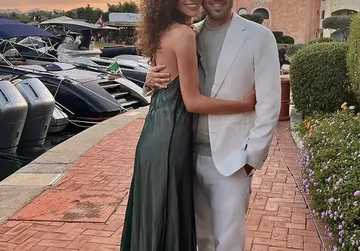 Гери глези любимия си на Сардиния