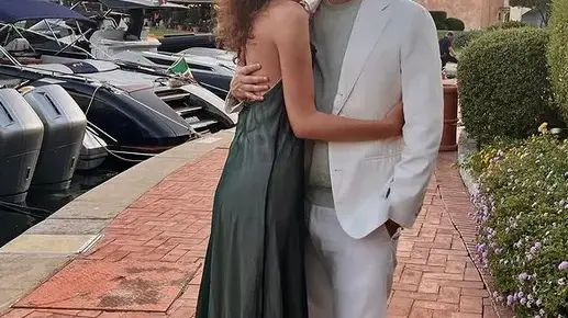 Гери глези любимия си на Сардиния