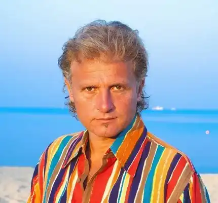 Къци Вапцаров бесен на българските родители