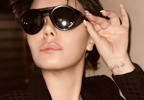 Камелия стана двойничка на Албена Вулева