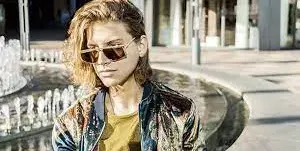 Книга на БГ модел в Холивуд направи фурор в Амазон