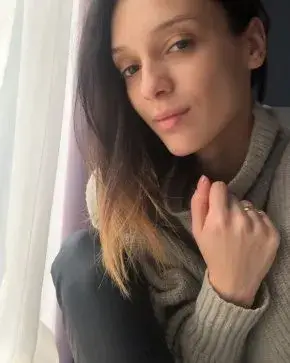 Контузия и бинтове на празник: Луиза Григорова си сряза 2 пръста (ШОК снимка)