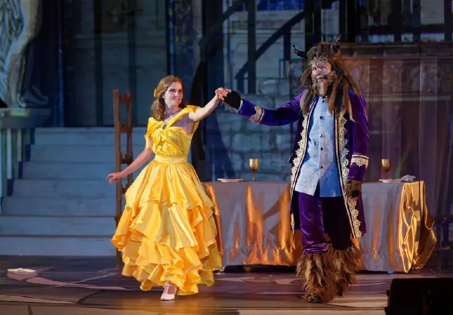 „Красавицата и Звяра“ на сцената на Опера в Летния театър – Варна 2022 (Премиера за България)
