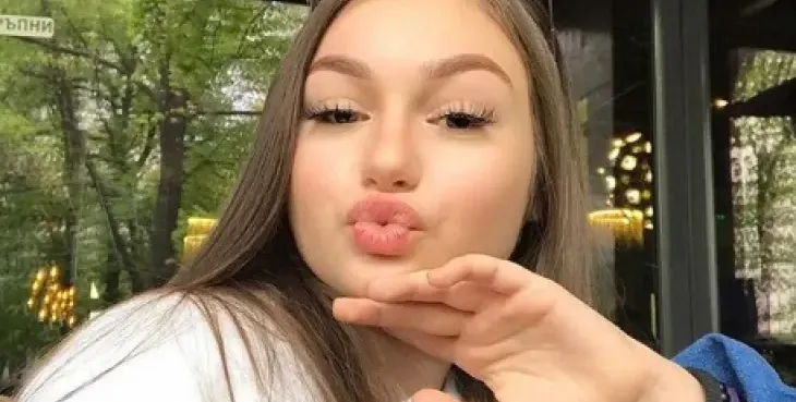 Крисия тръгна по дискотеки