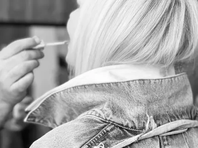 Лили Иванова разхожда боти за 4 бона