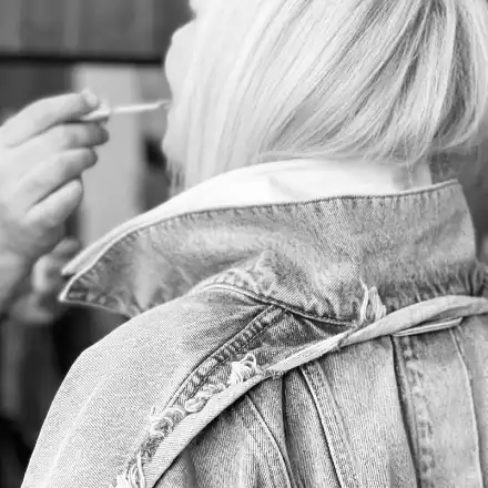 Лили Иванова разхожда боти за 4 бона