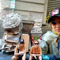 Мария Цънцарова заряза децата и хукна за Неапол (Снимки)