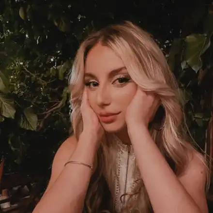 Михаела Маринова си клъцна носа и наду джуки