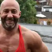 Митьо Крика чисти шахтите в квартала