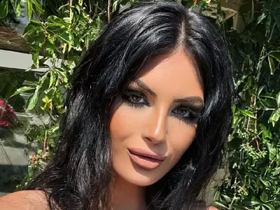 Нова мода! Мис България с нова визия, последва фолк гилдията (СНИМКИ)