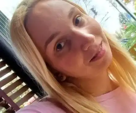 Ново 20! Момичето-момче Емили се жалва: Изнасили ме жена от Ботевград!