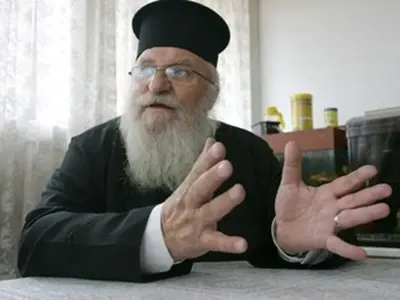 Отец Иван и 200 души тънат в мизерия