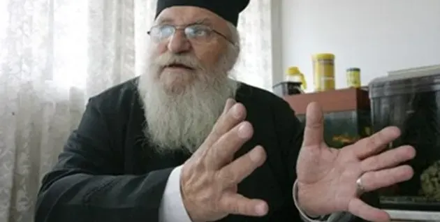 Отец Иван и 200 души тънат в мизерия