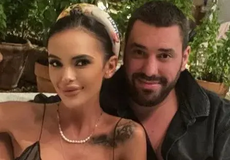 Отварачката и мъжът й се местят в къща