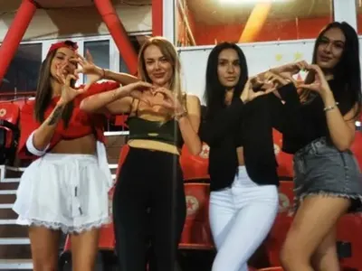 Приятелка на чалгарката Ариа надъхва ЦСКА (Снимки)