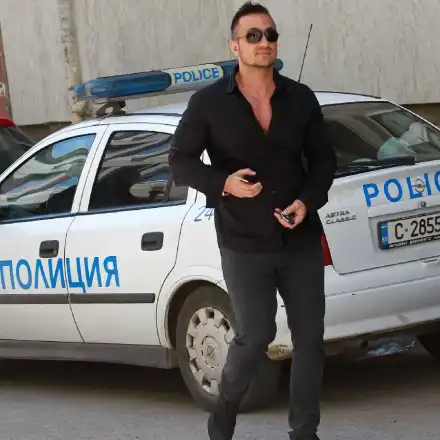 Проверяват Коцето по жалба за изнасилване от 17-годишна в Слънчев бряг, пипнали го да кара друсан