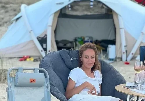 Радина Кърджилова летува на палатка