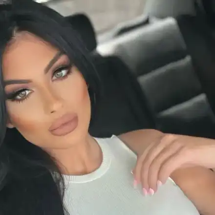 САМО ТУК! Вижте как е изглеждала Мис България Венцислава Тафкова преди пластиките! (Уникални снимки)