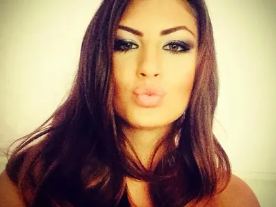 САМО ТУК! Вижте как е изглеждала Мис България Венцислава Тафкова преди пластиките! (Уникални снимки)