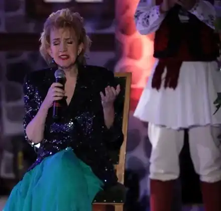 Сашка Васева вдигна на крака публиката на „Пирин фолк“