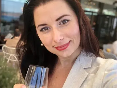 СМЯХ! Кобилкина отсече: Жените не просят, а упражняват техниката „Трябва да поискаш пари“