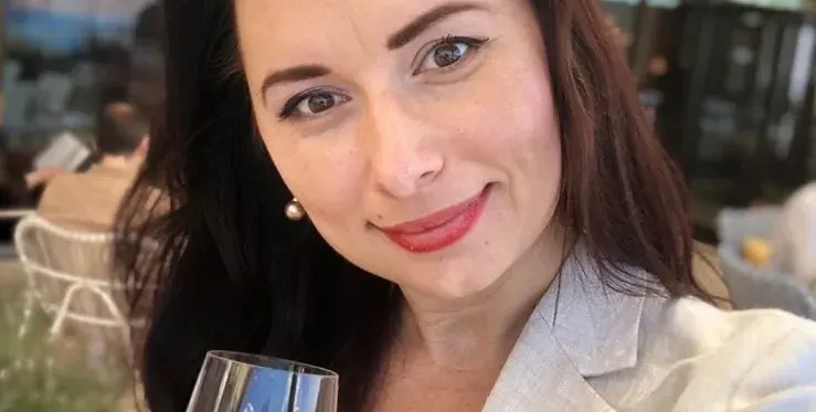 СМЯХ! Кобилкина отсече: Жените не просят, а упражняват техниката „Трябва да поискаш пари“