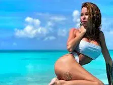 Страх! Маниак преследва Мис Силикон