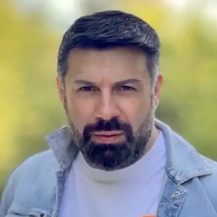 Тони Стораро: Останах без глас, но Бог ми го върна след операция