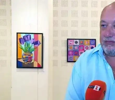 Виктория Петрова стана модел за картина на любимия мъж