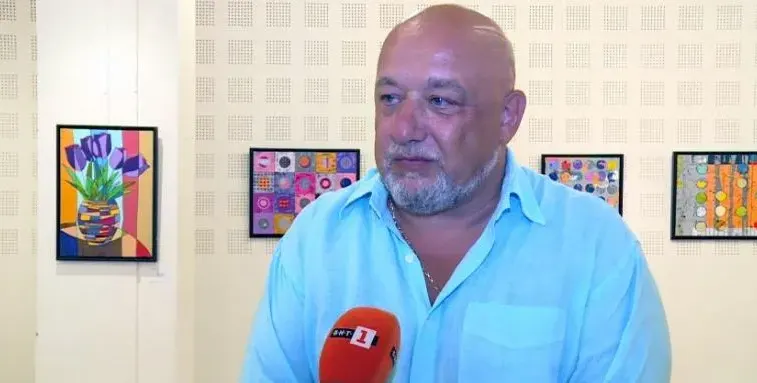 Виктория Петрова стана модел за картина на любимия мъж