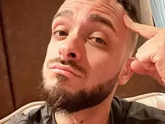 Криско крие децата си