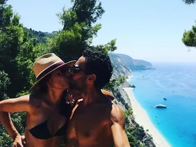 Звезда от „Пътят на честта“ се сгоди за математичка (Снимки)