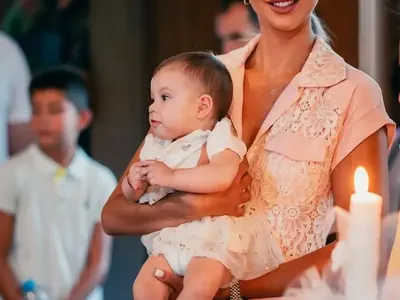 Алекс Петканова ориса бебе