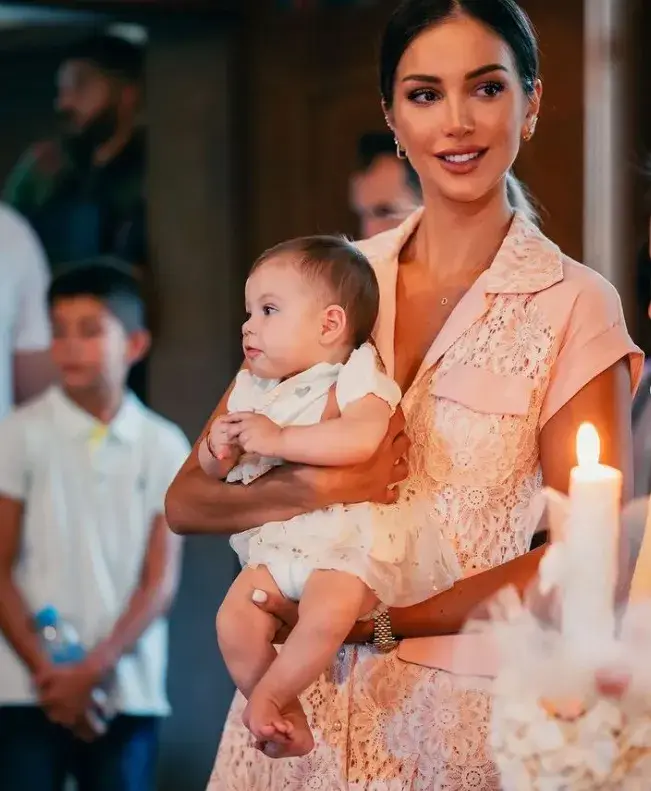 Алекс Петканова ориса бебе