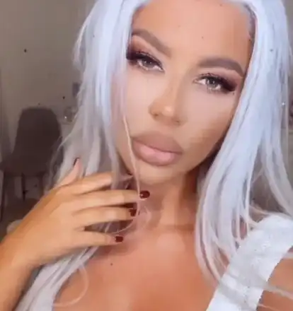 Андреа си съсипа лицето, спи с тонове грим, за да е постоянно „красива”