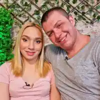 Блъснатата Емили става фолкпевица